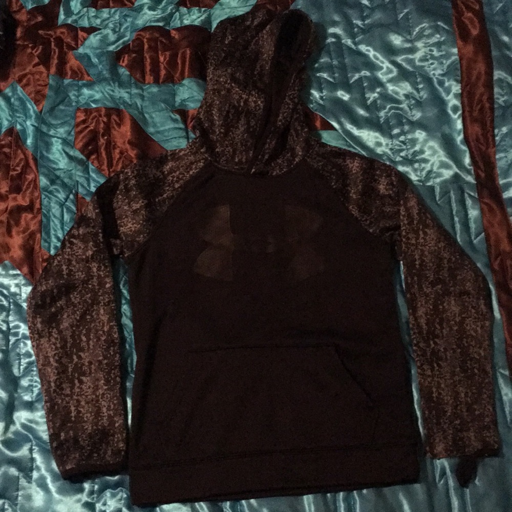 Youth Medium Cold Gear Under Armour sweatshirt